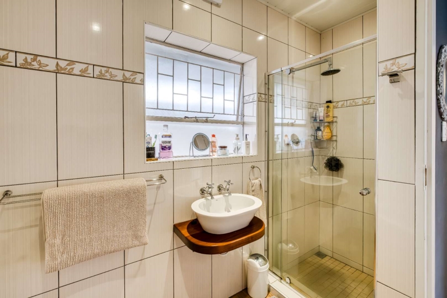 5 Bedroom Property for Sale in Kirstenhof Western Cape